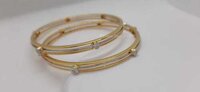 White And Yellow Gold Natural Diamond Bangle Diamond Carat Weight: 1.00 Carat