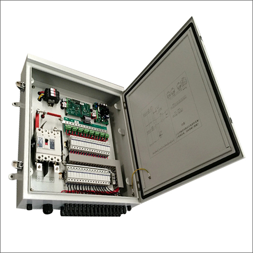 700 x 200 x 700mm High Precision Intelligent IP65 DC 1000V 16-24 String PV Combiner Box For Solar
