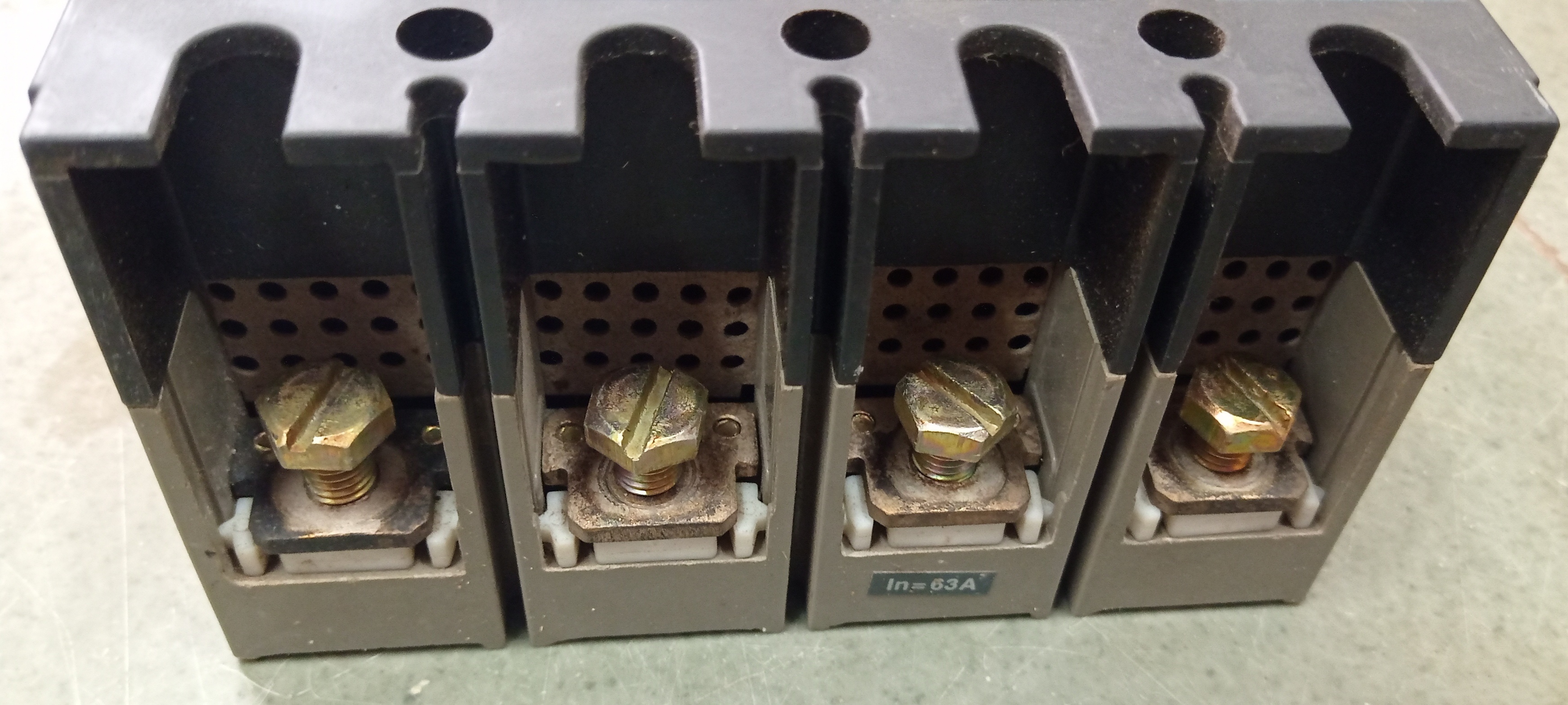 63 AMP 4P MERLIN GERIN MCCB