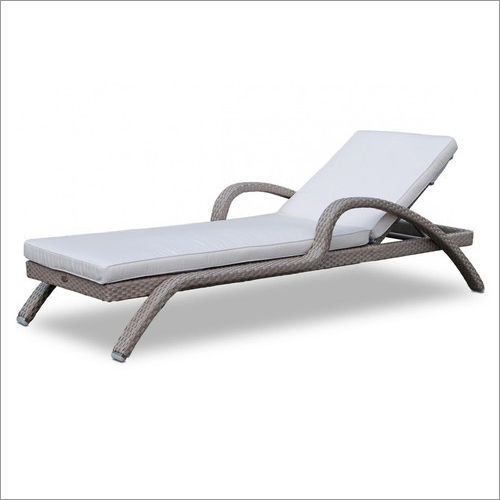 Cane Sun Lounger Application: Swimming Pool