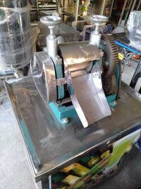 SUGARCANE JUICER