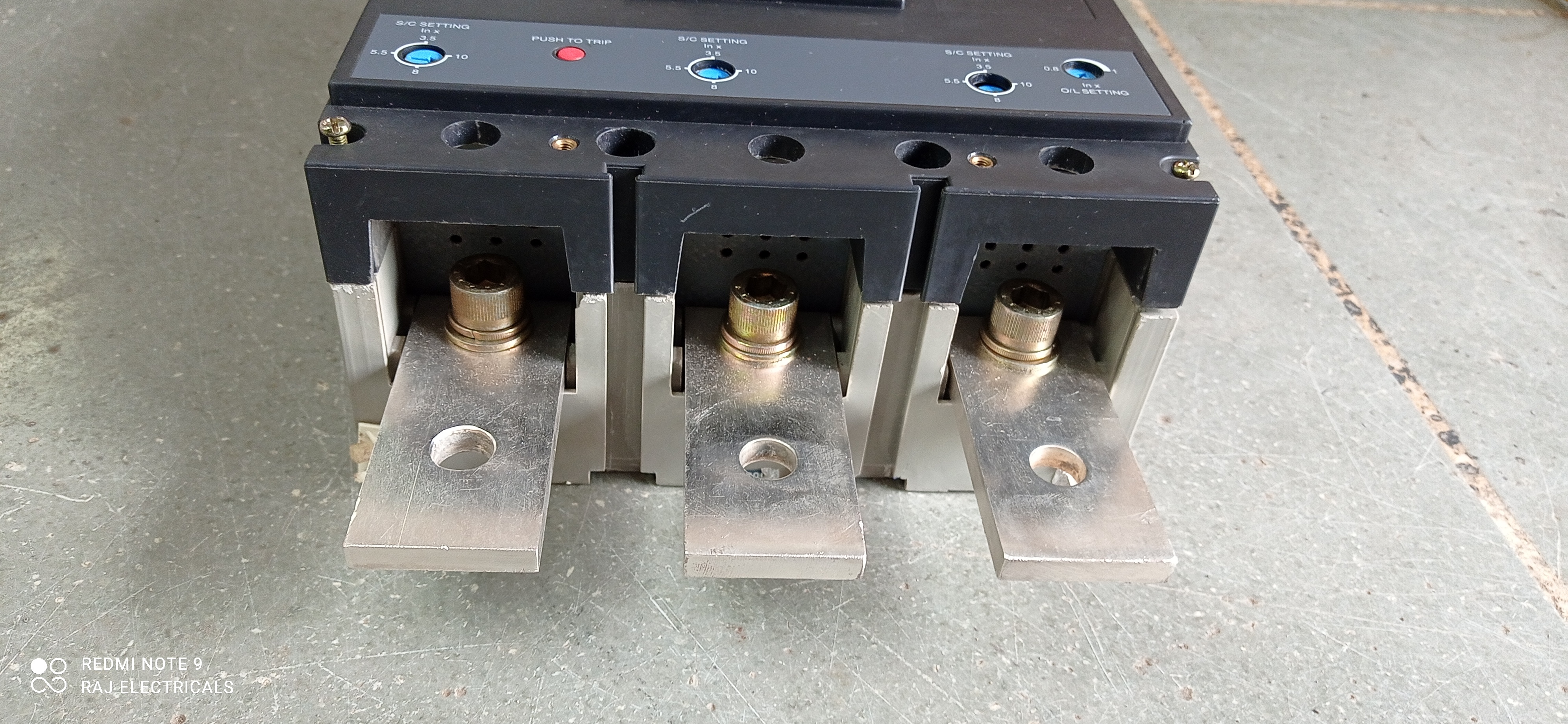 MERLIN GERIN 800A 3P MCCB