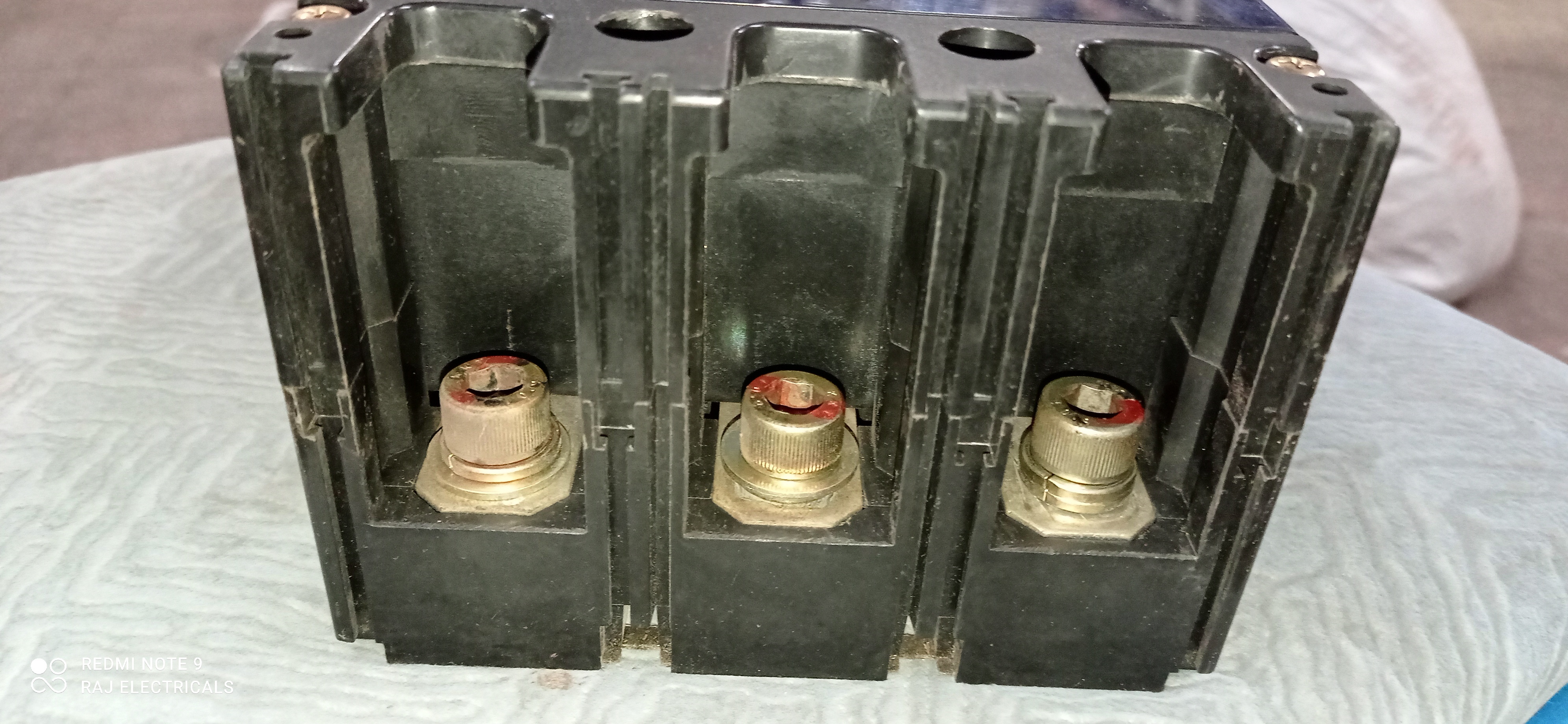 TERASAKI 400A 3P MCCB