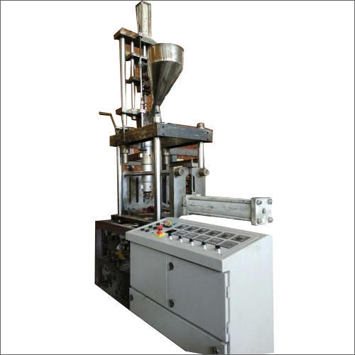 Abs Vertical Insert Screw Type Moulding Machine Industrial