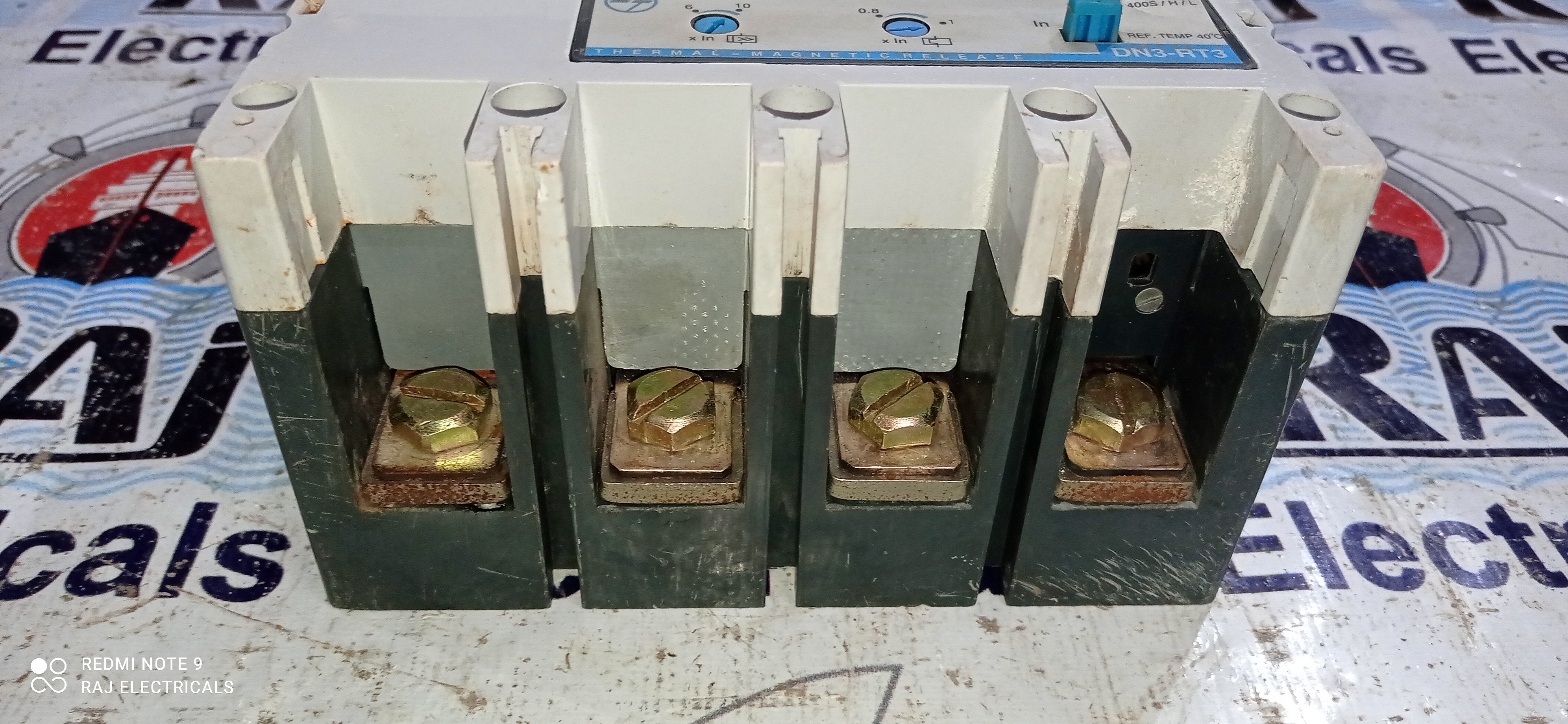 LT (D SINE - WHITE MODEL) 400A 4P MCCB