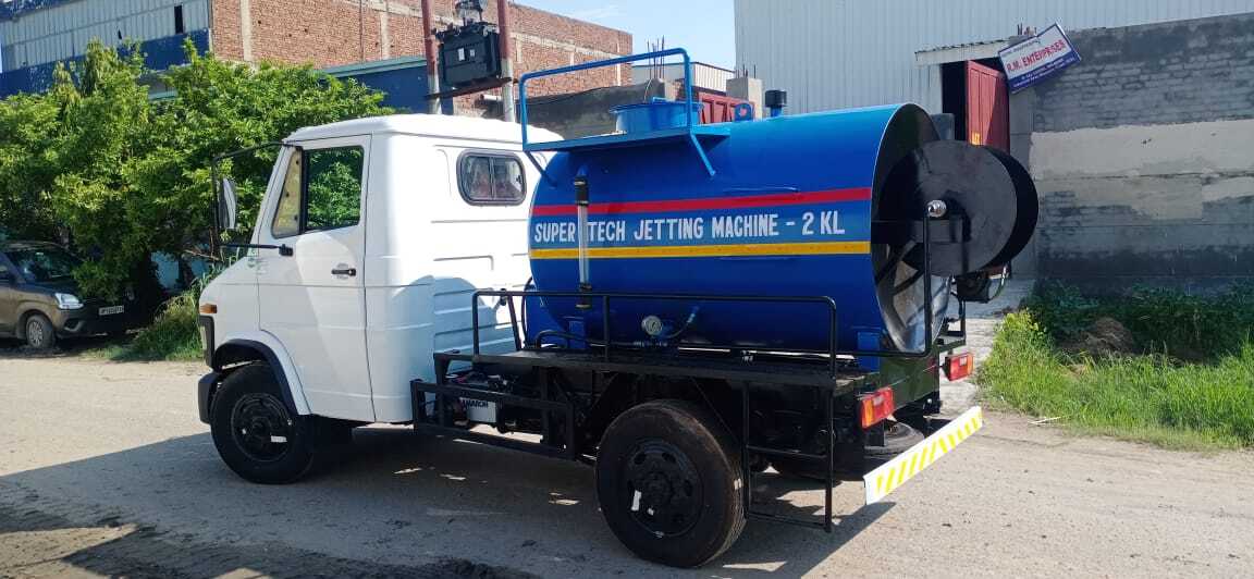 Truck Mounted Sewer Jetting Machine 2000 liter