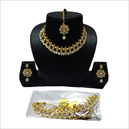 Stylish Golden Necklace Set