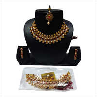 Kundan Ethnic Necklace Set Golden Gender: Women