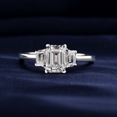 1.30CT Emerald Labgrown Diamond Engagement Ring
