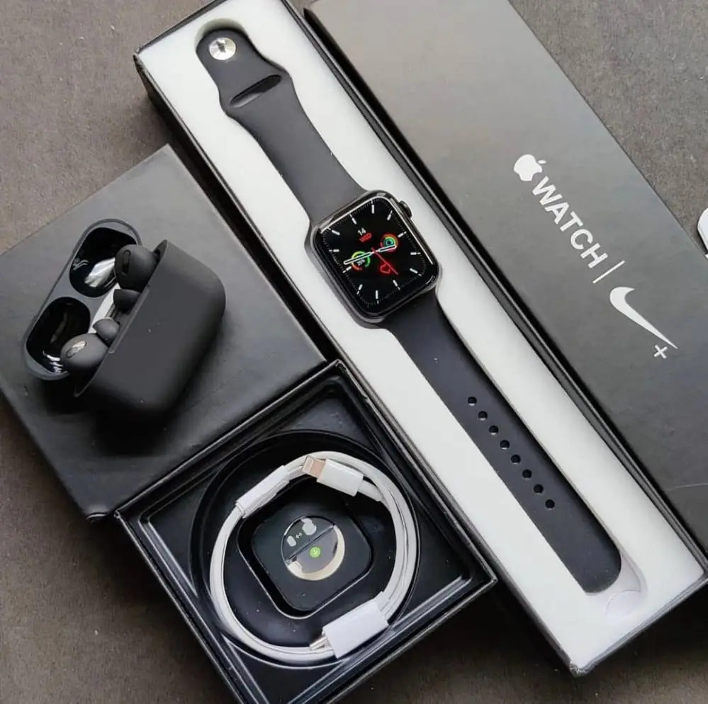 Combo pack Smartwatch and Airpod