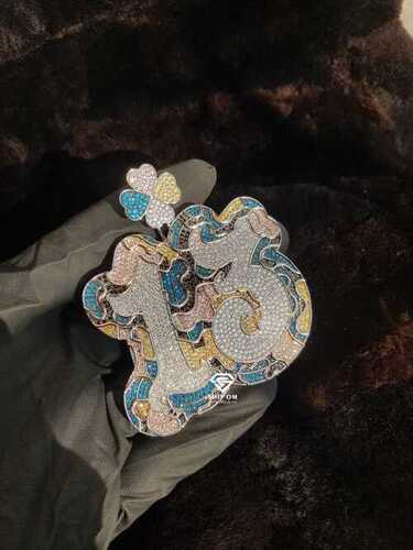 12 pendants