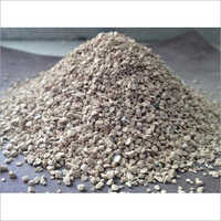 Gray Ceramic Bed Material - Bulk Density 1100 | Granule Shape, Basic Refractory For High Temperature Applications