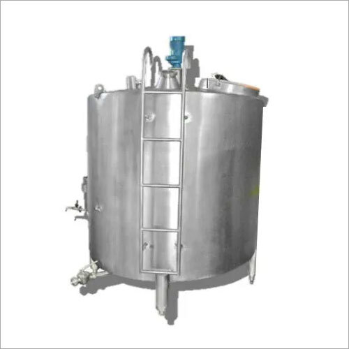 Silver Stainless Steel Vertical Milk Storage Tank
