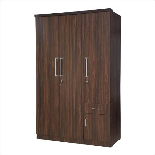 Machine Made Lockable Wooden Wardrobe