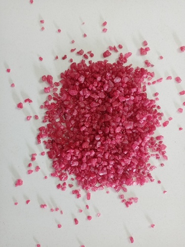 Natural Silica Quartz Non Removable Red Colored Silica Chips And Aggregate For Industrial Used Size: 3-6 Mm