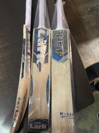 Lark Cricket Bat - Wooden 35 Inch Height | Industrial Application, Brown Color, Unisex Design, Printed Finish for Optimal Performance