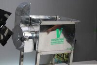 Dry Copra Cutter Machine