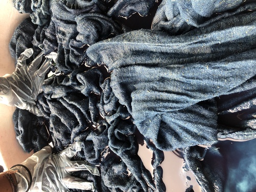 Natural solid dye