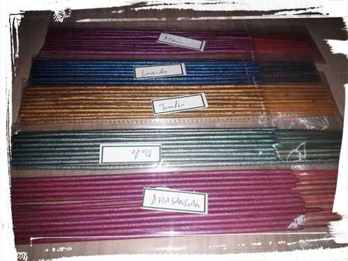METALLiC SCENTED BATTiS