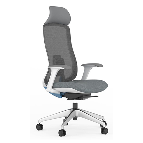 Machine Made Zoy White Executive Chair