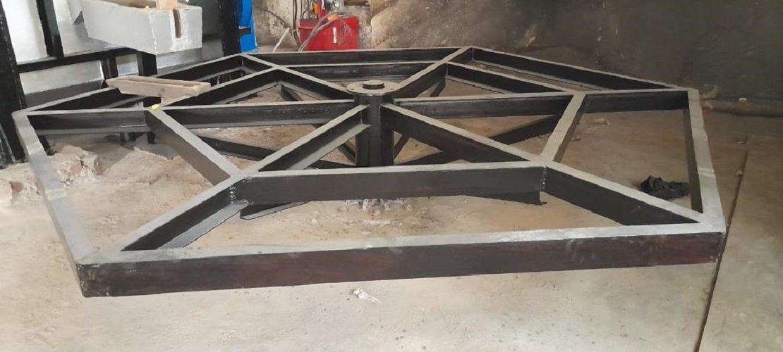 Aluminium melting tilting furnace