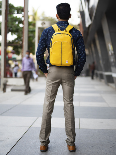 13-liter Day-to-Day Yellow Resistance Backpack Bag