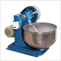 Stainless Steel Bakery Electric Flour Mixer Machine Capacity: 30 Kg/hr