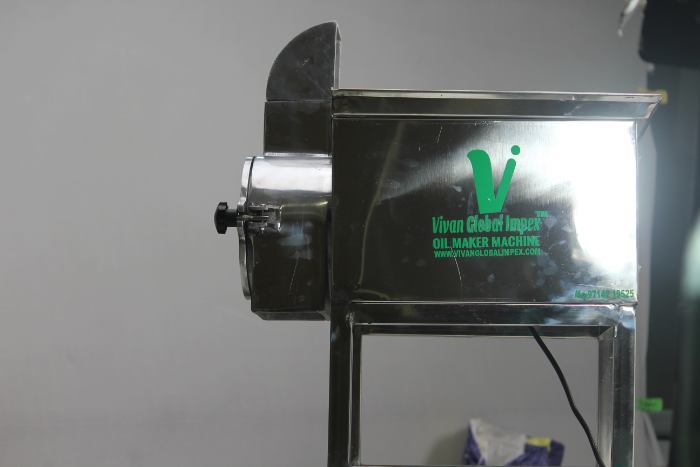 Dry Copra Cutter Machine  VGI