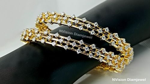 Natural Diamond Traditional Themed Modern Bangle Diamond Carat Weight: 5.96 Carat