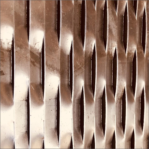 Aluminium Facade Mesh - Polished Aluminium, Chain Link Style | Ideal for Heat Control, Sun Control, and Ventilation in Modern Architecture