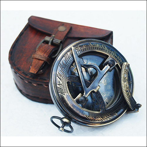 Vintage-style Pocket Compass