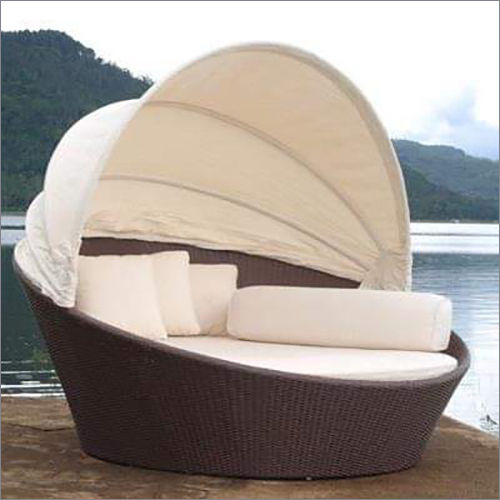 Brown Wicker Sunbed With Canopy Application: Garden