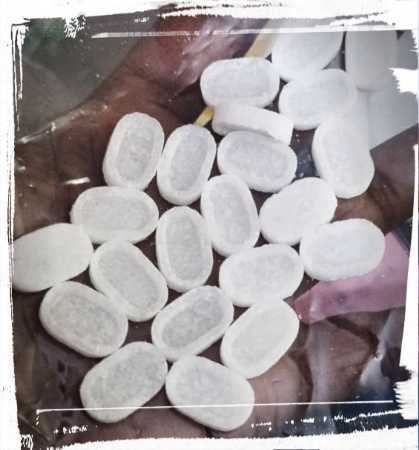 Oval Camphor Tablets - Color: White