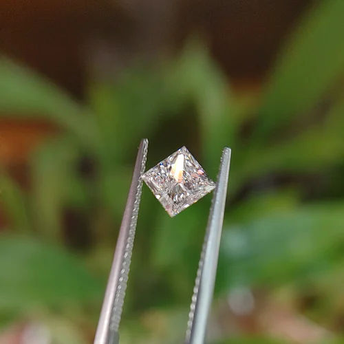 Cvd Diamonds For Earring Diamond Carat: As Per Requirement Carat