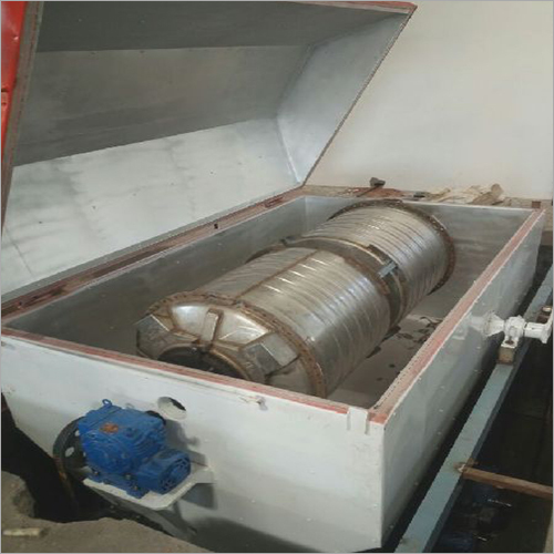 Rock N Roll Roto Moulding Machine - Mild Steel 10000 Liter Capacity | Efficient Production for 200 to 10000 Liter Plastic Water Tanks