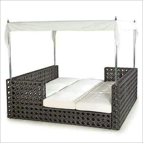 Wicker Daybed With Canopy