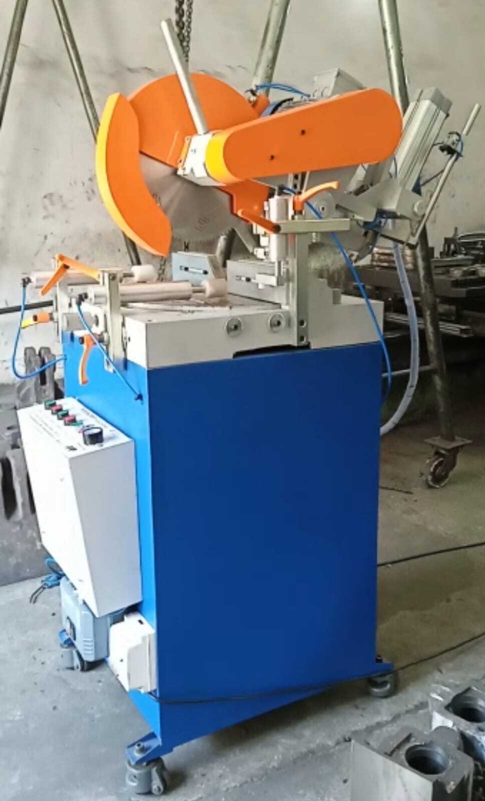 Aluminium Cutting Machine