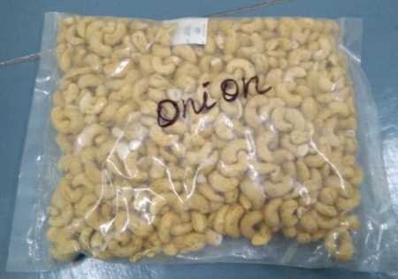 ROASTED CASHEW NUTS ONiON