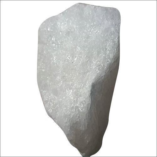 White Quartz Lumps - Basic Refractory Material, Industrial Application with Dimensional Stability and Unique Shape