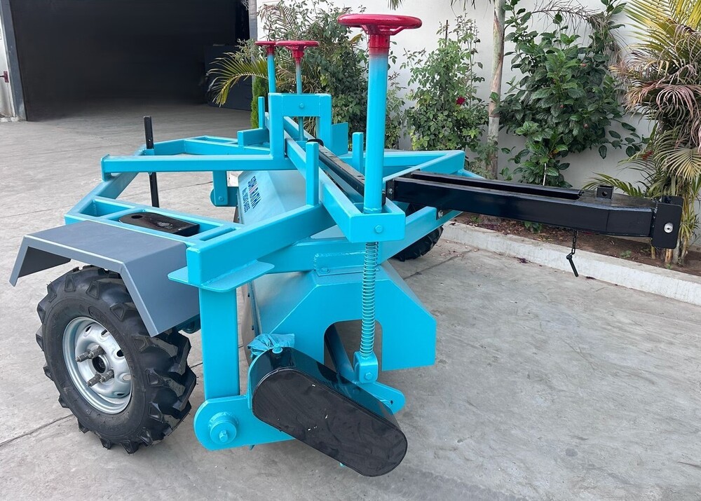 Hydraulic Road Broomer - Color: Yellow