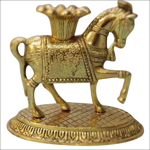 Gold Plated Dry Food Stand With Horse