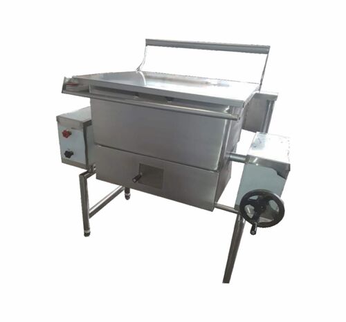 Tilt Braising Pan Application: Restaurant