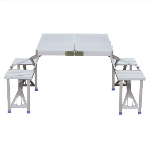 Folding Picnic Table With Four Stool