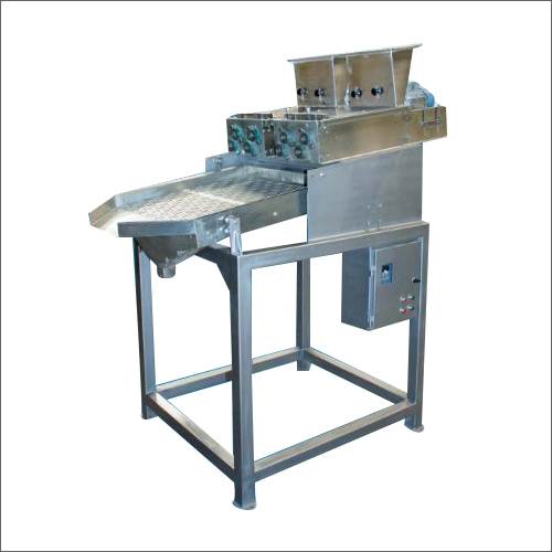 Peanut Nut Blancher Machine - 250 Kg/hr Capacity, Semi-Automatic, Stainless Steel Construction - High Peeling Efficiency, Easy Operation and Maintenance
