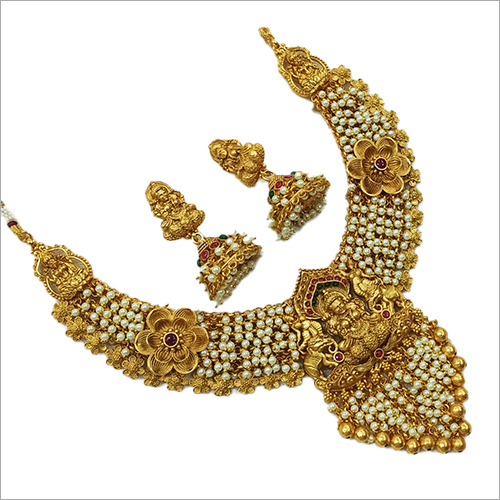 2142 White Necklace Set