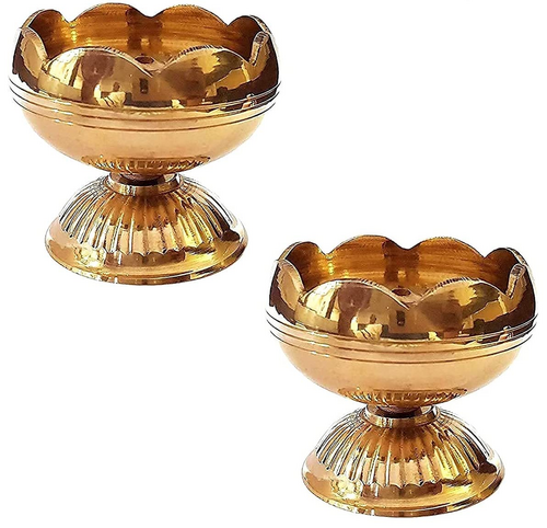 Brass Diya for Diwali Decoration. Handmade Oil Lamp with Golden Engraved Made of Virgin Brass Metal. Diwali Diya Vilakku for Puja Pooja. Traditional Indian Deepa wali Gift Items