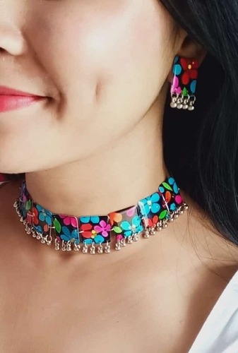 Multicolour choker with Earrings