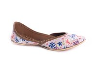 Flower print jutti