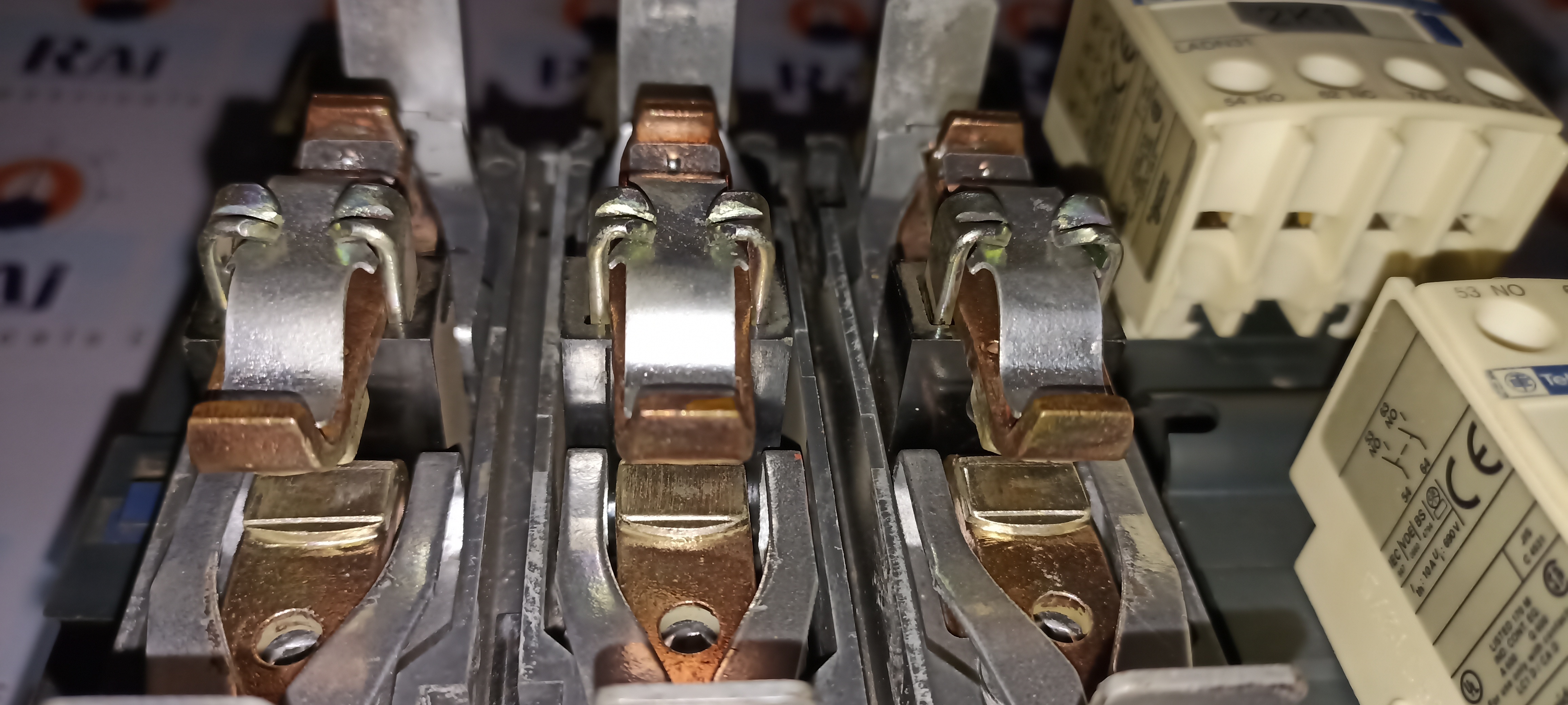 SCHNEIDER LC1E 250 CONTACTOR