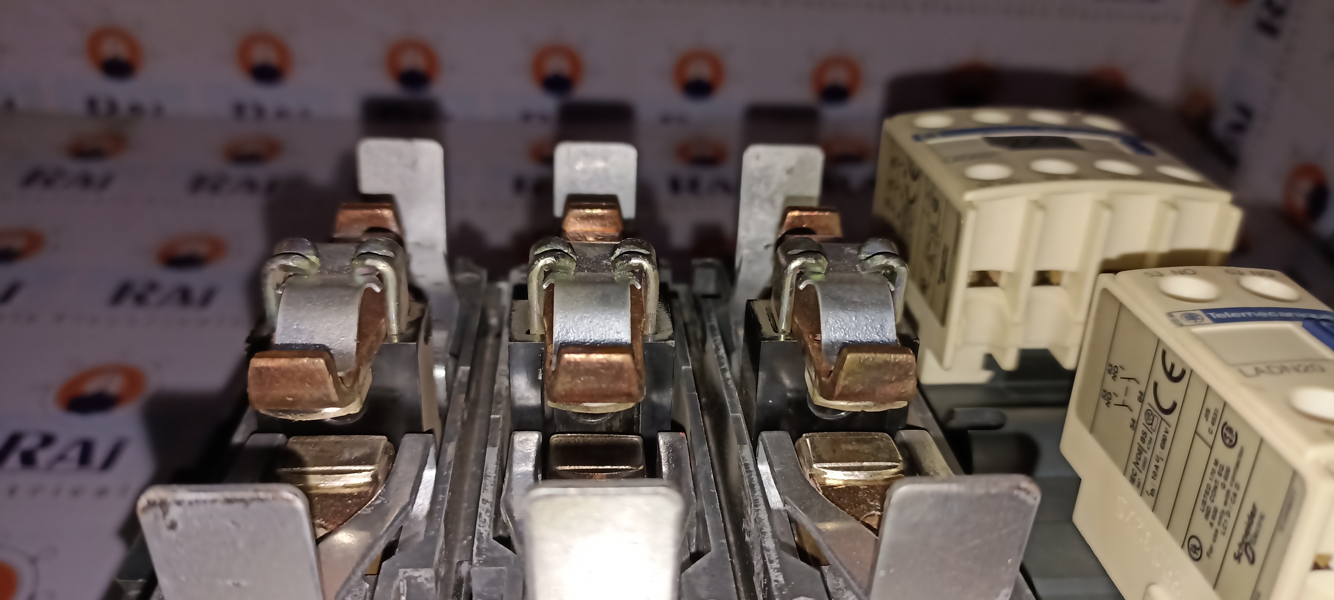 SCHNEIDER LC1E 250 CONTACTOR